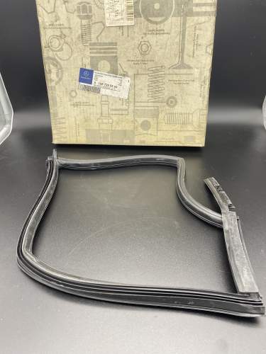 Dichtung Seitenscheibe vorne rechts Mercedes-Benz W168 (A1687250266)